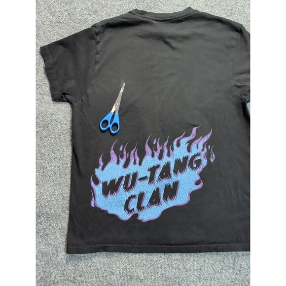 Wu Tang Clan Mens Shirt Medium Black 90s Hip Hop Rap Band Flame Shield Crew Med - Picture 4 of 8